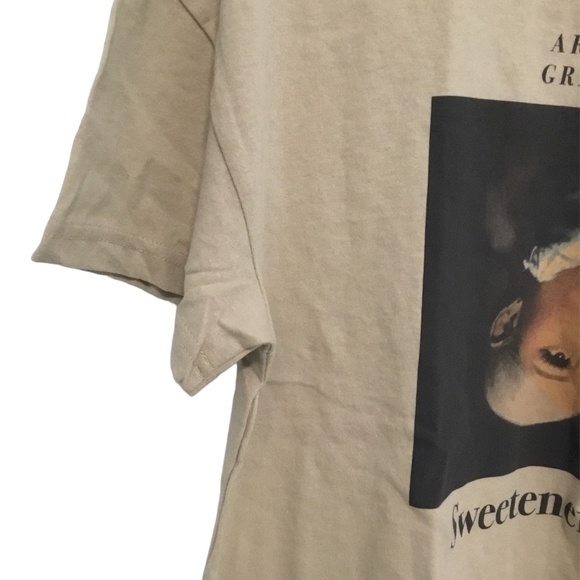 Ariana Grande women’s tshirt Sweetner, XS, brand new - Picture 4 of 5
